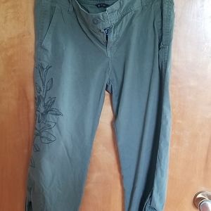 Brand new w/out tags Lucky Brand Capris!